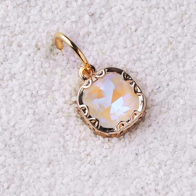 Chrystal OffWhite, vergoldet mit 24K Feingold, Amulett M